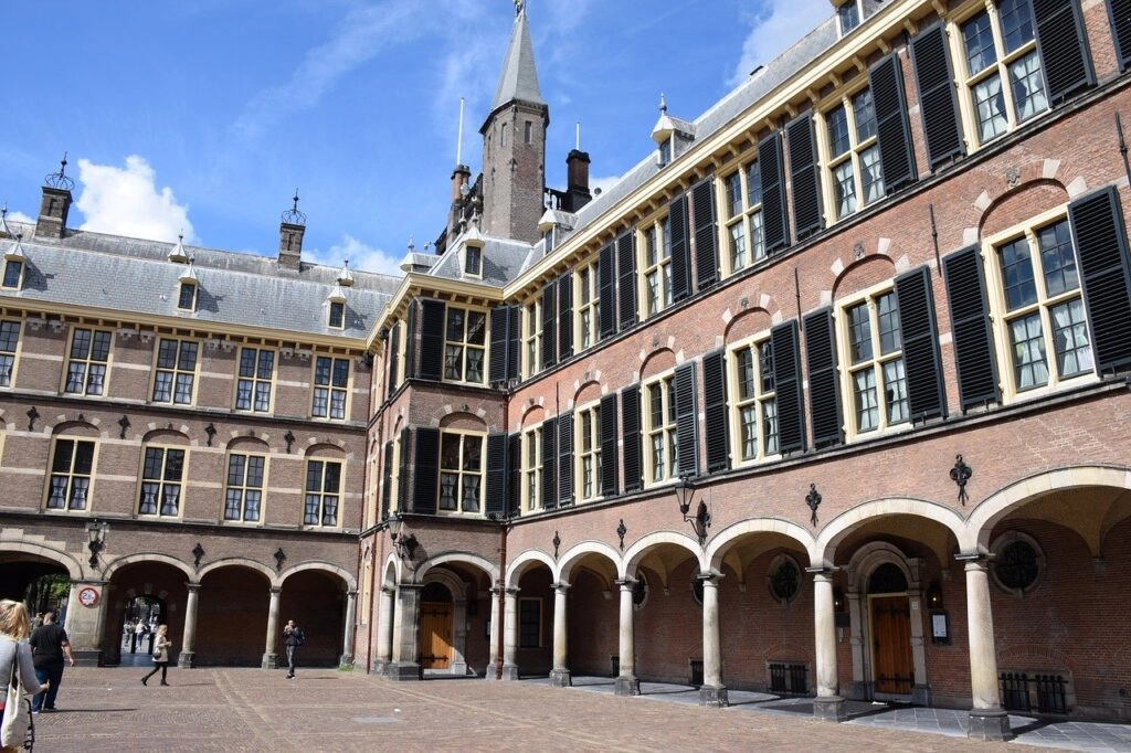 Lessen uit de bestuurscrisis in Den Haag